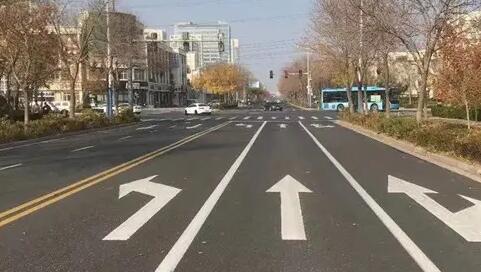 蘇州道路劃線多少錢一米造價(jià)？中穎價(jià)格合理
