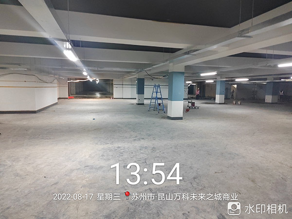 中穎工程昆山停車場劃線施工。