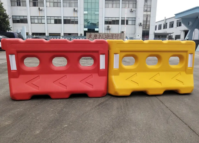 水馬應(yīng)該加多少水？ 一種常見的水貯存工具