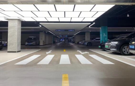 道路熱熔劃線多少錢一米？用公正的價(jià)格開啟安全行駛的未來
